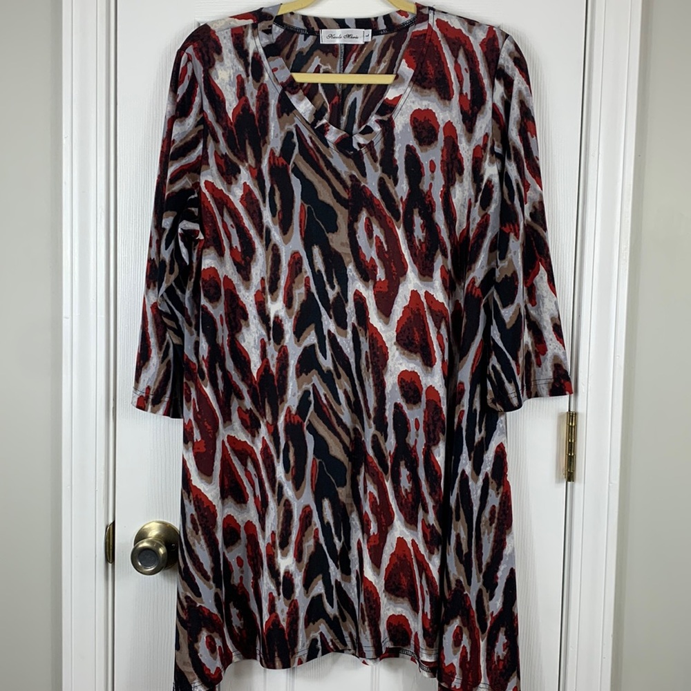 Nicole Marie grey, black,red 3/4 length sleeves, V neck tunic, swim coverup LG.